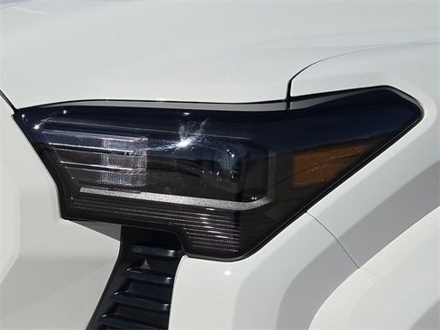 Used 2025 Toyota Tacoma TRD Sport image 4