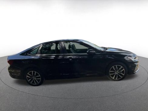 Used 2025 Volkswagen Jetta SE image 17