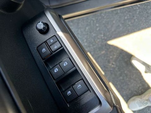 Used 2023 Toyota Tacoma SR5 AWD/4WD image 26