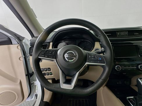 Used 2020 Nissan Rogue SL w/ Premium Package FWD image 11