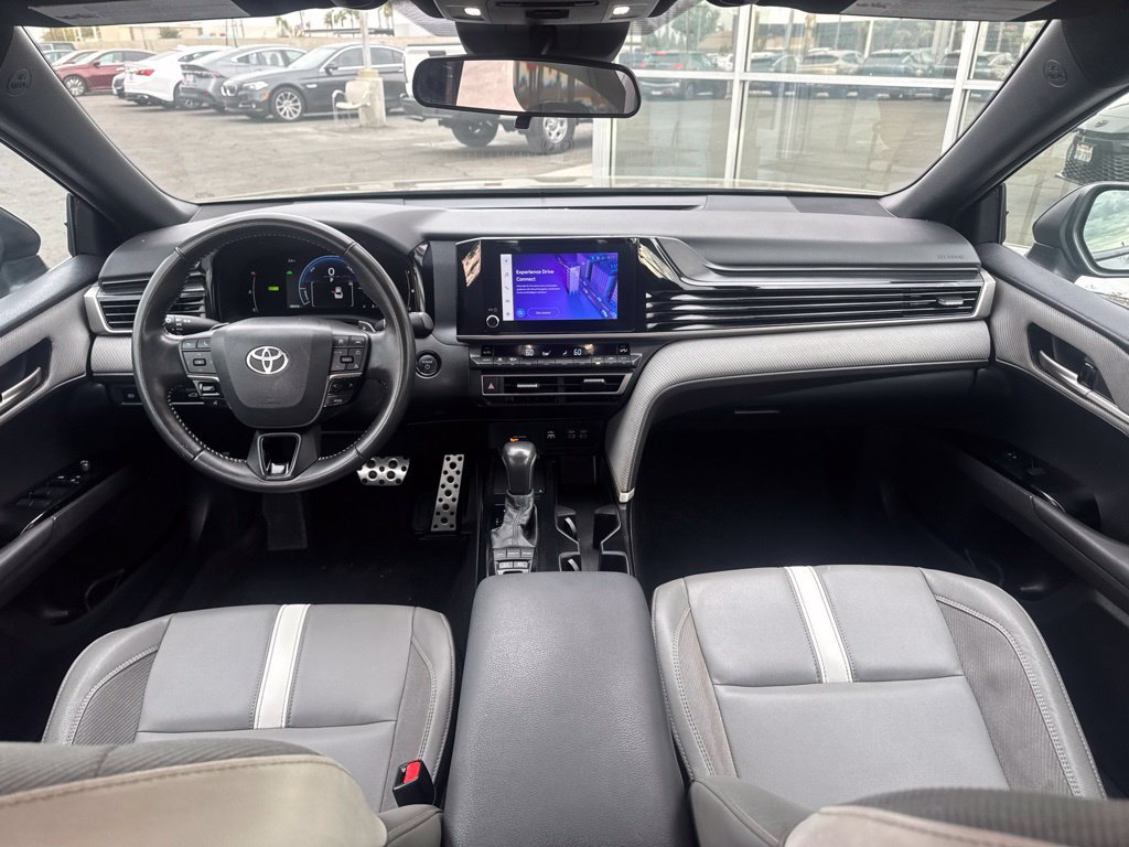 Used 2025 Toyota Camry SE FWD image 13