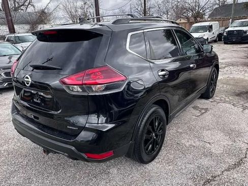 Used 2018 Nissan Rogue SV w/ Premium Package FWD image 8