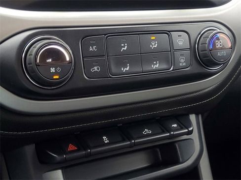 Used 2015 GMC Canyon SLE w/ SLE Convenience Package image 26