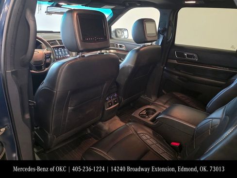 Used 2017 Ford Explorer Platinum image 16