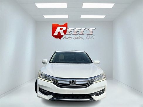 Used 2017 Honda Accord EX image 2