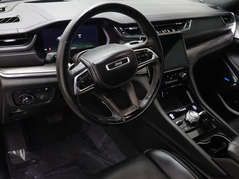 Used 2023 Jeep Grand Cherokee Overland w/ Advanced Protech Group III image 7