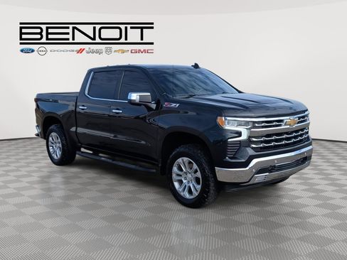 Used 2022 Chevrolet Silverado 1500 LTZ w/ LTZ Premium Package image 3