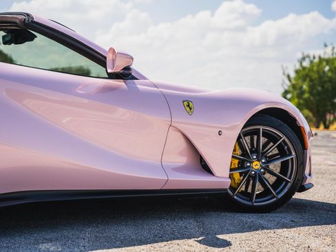Used 2021 Ferrari 812 GTS RWD image 19