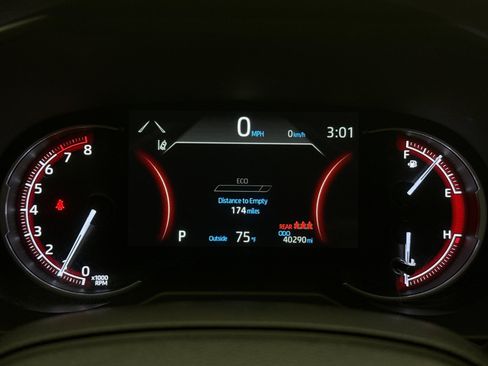Used 2024 Toyota RAV4 LE AWD/4WD image 13