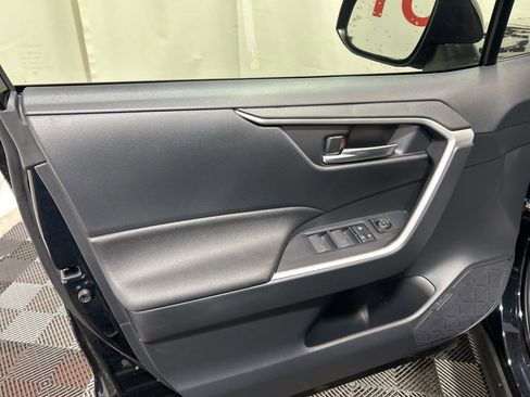 Used 2025 Toyota RAV4 XLE image 18