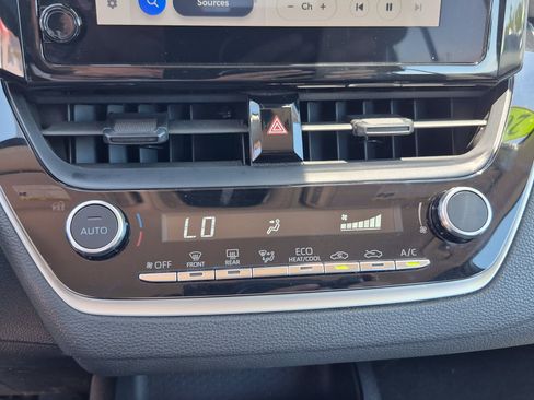 Used 2024 Toyota Corolla LE FWD image 30