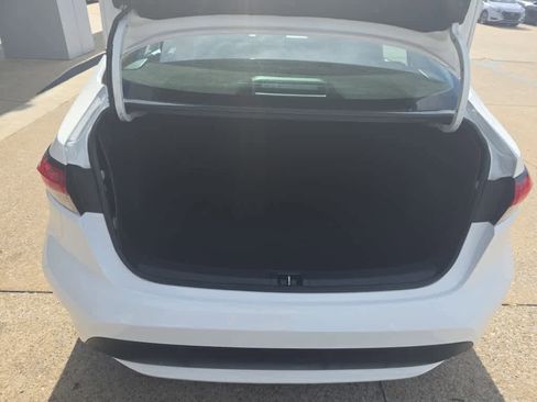 Used 2021 Toyota Corolla LE image 18