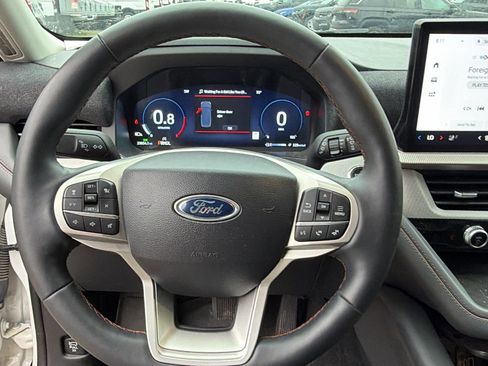 Used 2025 Ford Explorer Active w/ Active Comfort Package RWD image 28