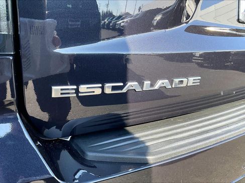 Used 2025 Cadillac Escalade Sport w/ Touring Package image 10