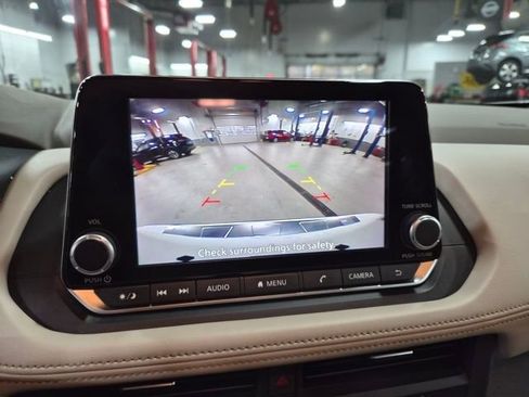 Used 2024 Nissan Rogue SV image 27