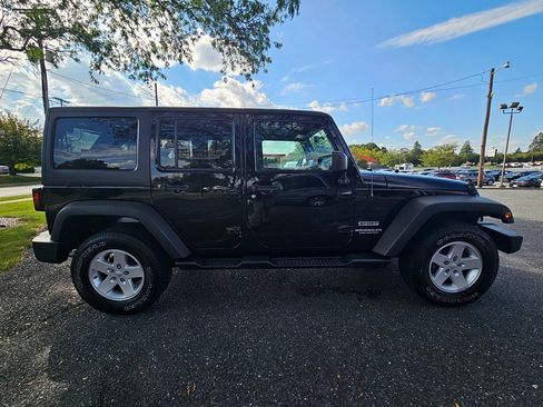 Used 2017 Jeep Wrangler Unlimited Sport w/ Quick Order Package 24S image 8