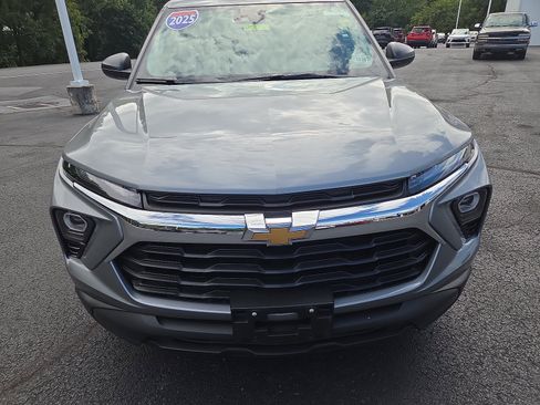 Used 2025 Chevrolet TrailBlazer LS w/ LS Convenience Package AWD/4WD image 8