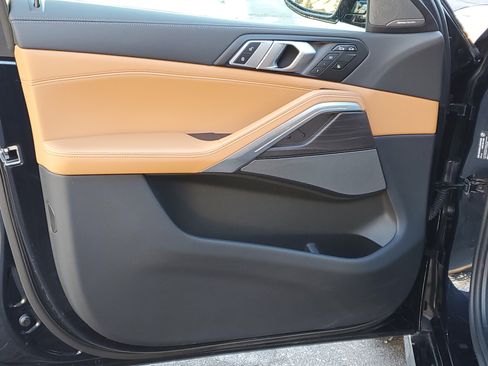 Certified 2025 BMW X6 xDrive40i w/ Executive Package image 5