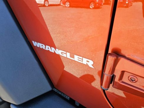 Used 2014 Jeep Wrangler Rubicon image 11