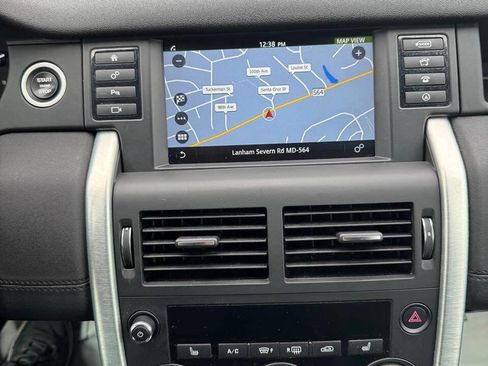 Used 2019 Land Rover Discovery Sport SE image 19