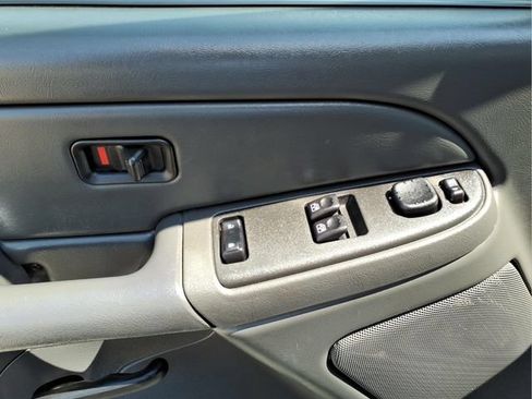 Used 2004 GMC Sierra 1500 SLE RWD image 11