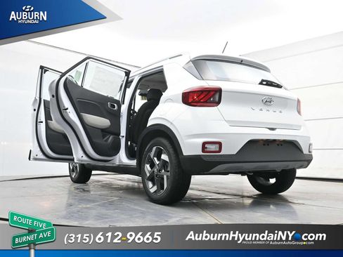 New 2026 Hyundai Venue SEL FWD image 32
