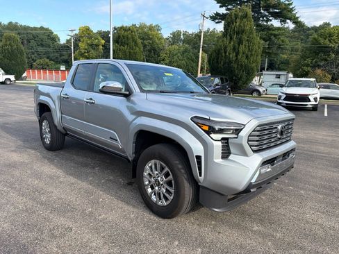 Used 2026 Toyota Tacoma Limited AWD/4WD image 7