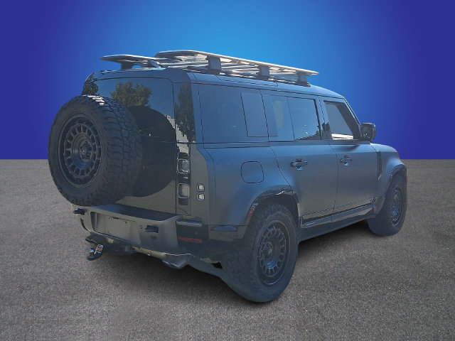 Used 2025 Land Rover Defender 110 V8 AWD/4WD image 4