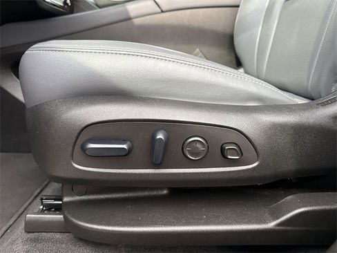 Used 2024 Buick Enclave Premium image 14