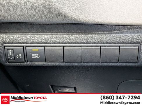 Certified 2022 Toyota Corolla L image 18