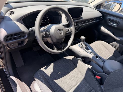 Used 2023 Honda HR-V LX image 13