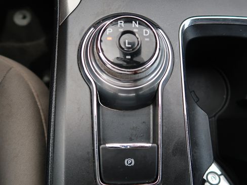 Used 2019 Ford Fusion S FWD image 17