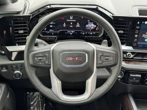 Used 2025 GMC Sierra 1500 SLT AWD/4WD image 15