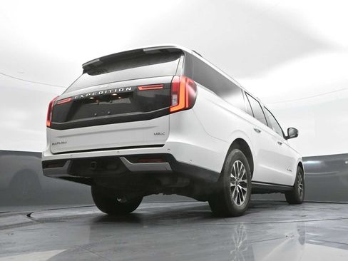 Used 2025 Ford Expedition Max Platinum image 41