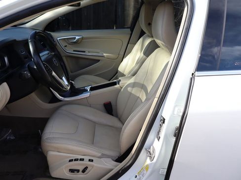 Used 2015 Volvo S60 T5 Premier image 19