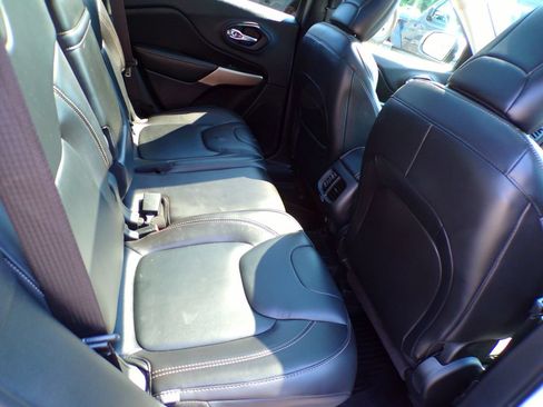 Certified 2017 Jeep Cherokee Limited AWD/4WD image 8