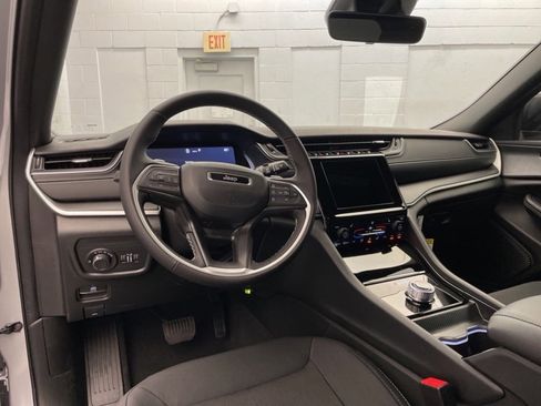 New 2025 Jeep Grand Cherokee Laredo w/ Trailer Tow Package image 12