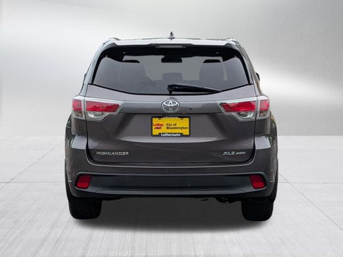 Used 2015 Toyota Highlander XLE AWD/4WD image 4