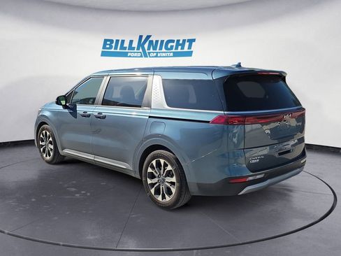Used 2024 Kia Carnival EX FWD image 3