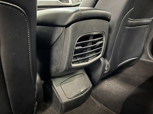 Used 2020 Lincoln MKZ image 13