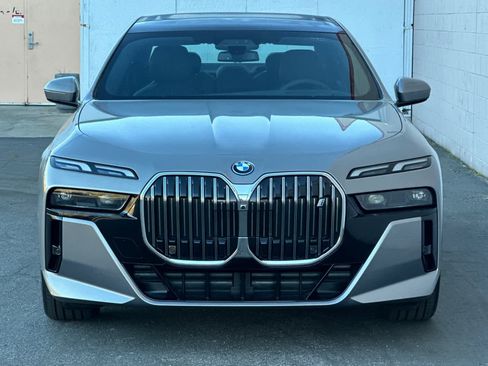 New 2025 BMW i7 eDrive50 w/ M Sport Package RWD image 10