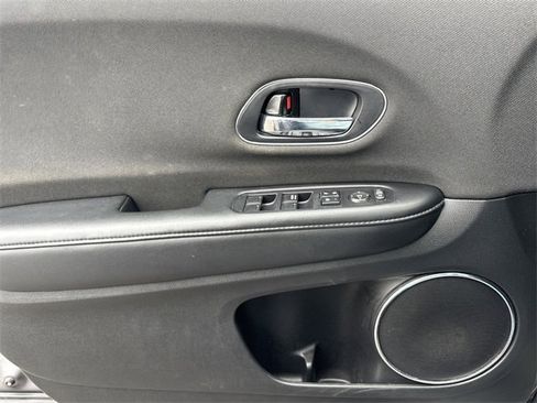 Used 2021 Honda HR-V EX image 37