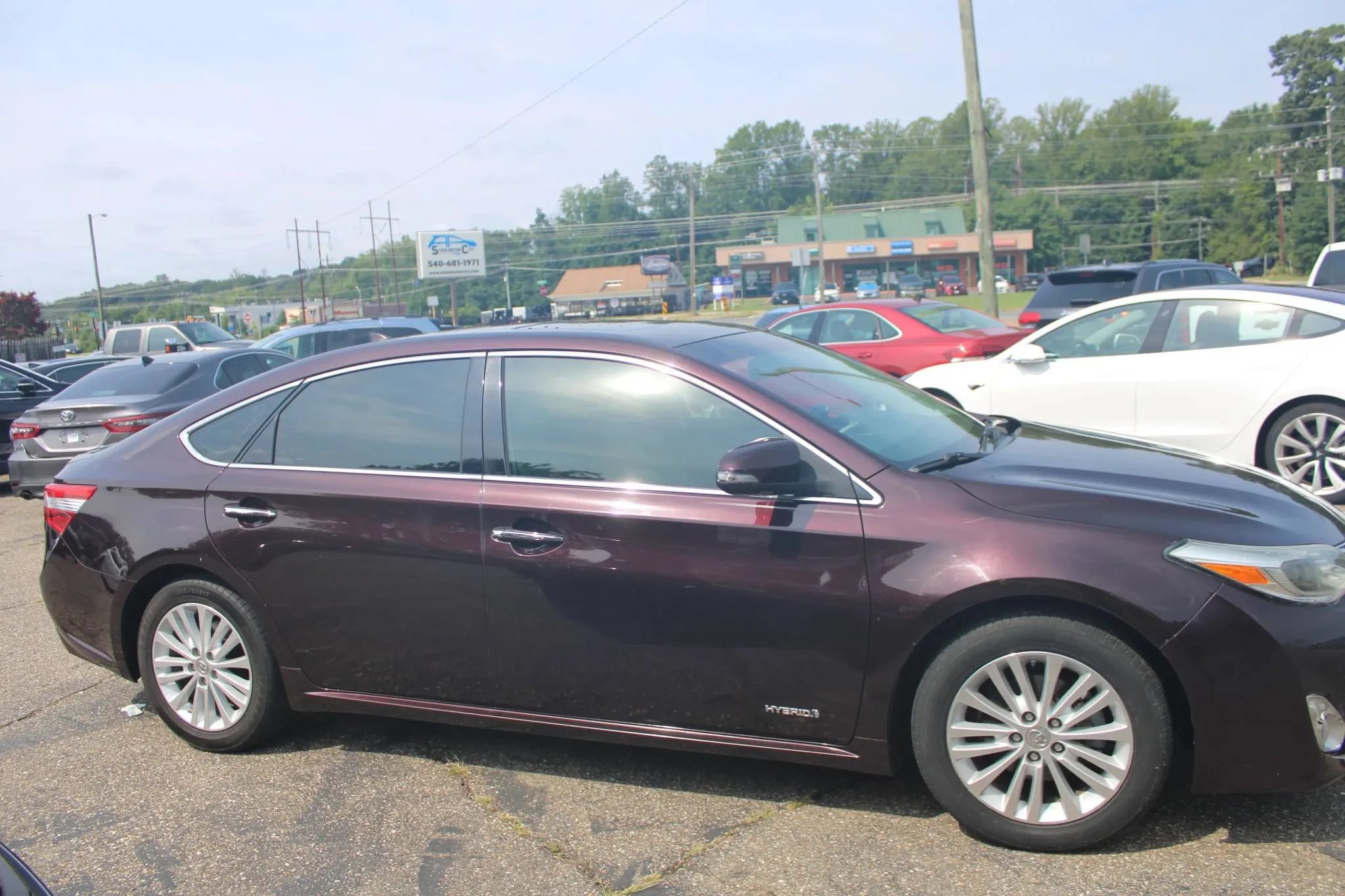 Used 2013 Toyota Avalon Limited FWD image 4