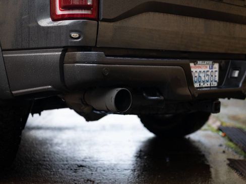 Used 2017 Ford F150 Raptor w/ Equipment Group 802A Luxury image 32