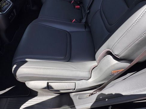 New 2026 Nissan Armada SV image 12