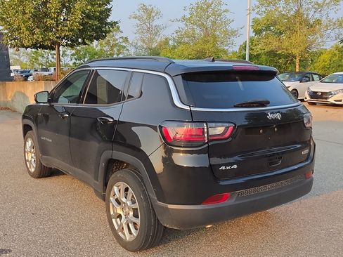 Used 2023 Jeep Compass Latitude w/ Sun and Sound Group AWD/4WD image 5