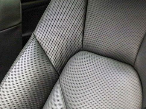 Certified 2025 Porsche Macan image 29