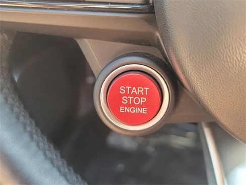 Used 2022 Alfa Romeo Giulia Ti image 18