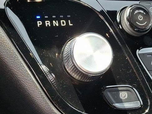 New 2027 Chrysler Pacifica Select FWD image 11