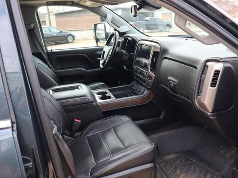 Used 2018 GMC Sierra 3500 Denali image 9